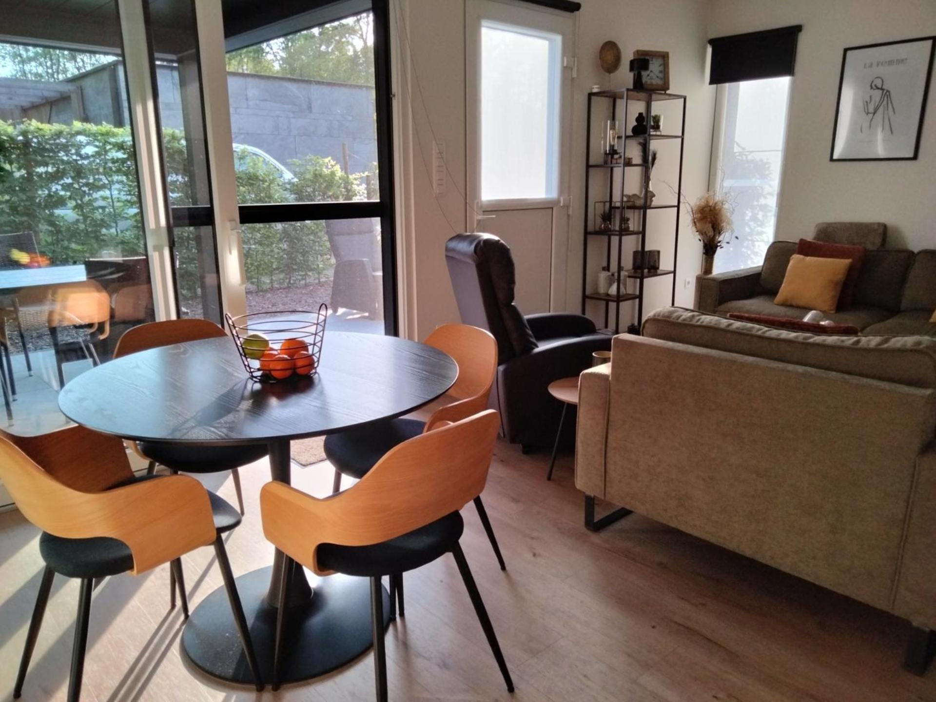 Theressa - Free Wifi En Netflix Zutendaal Exterior photo