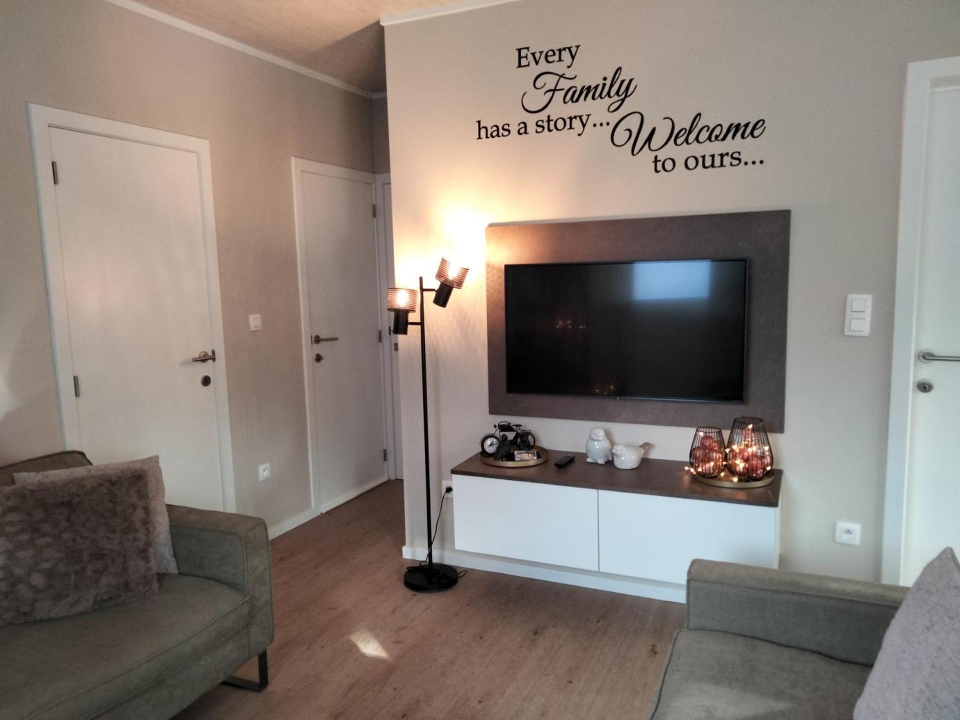 Theressa - Free Wifi En Netflix Zutendaal Exterior photo